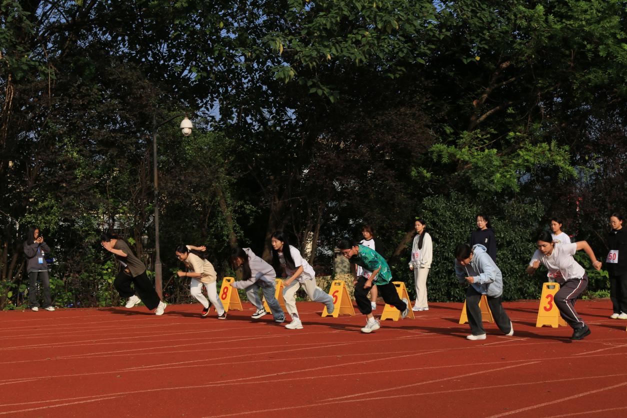 pg电子试玩网-包含车尔西在足球场上大放异彩，精彩绝伦的词条
