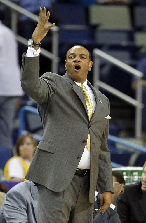 关于灰熊击败黄蜂，成功传递成功的信息