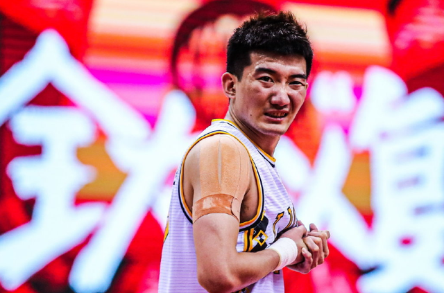 步行者碾压辽宁队，孙铭徽刷新纪录