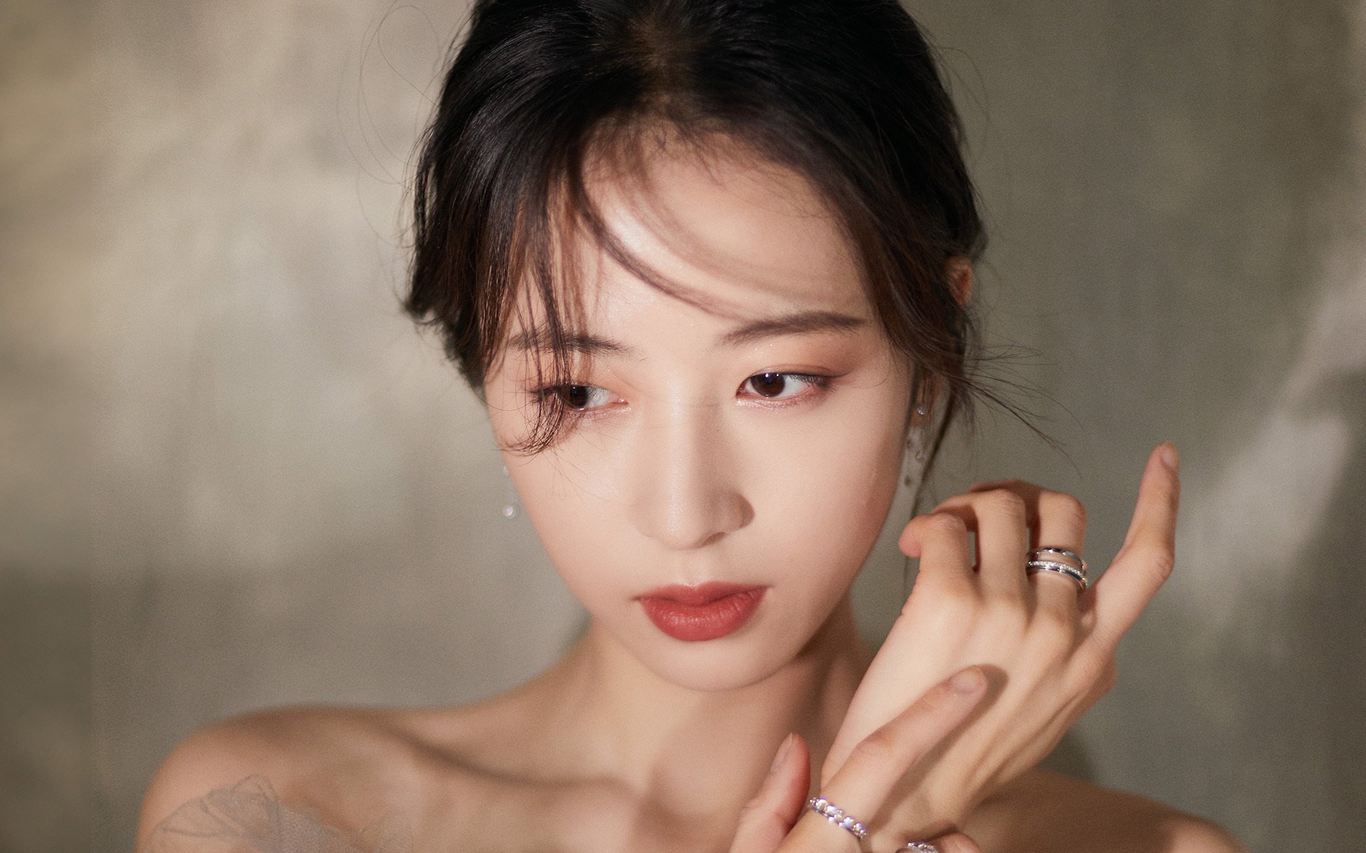 巴萨友谊赛轻取几内亚，范戴克刷新英超防守纪录